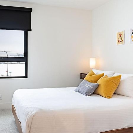 Appartamento Revel In The Stoke By Revelstoke Vacations Esterno foto