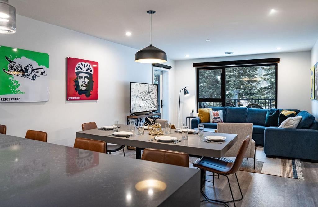 Appartamento Revel In The Stoke By Revelstoke Vacations Esterno foto
