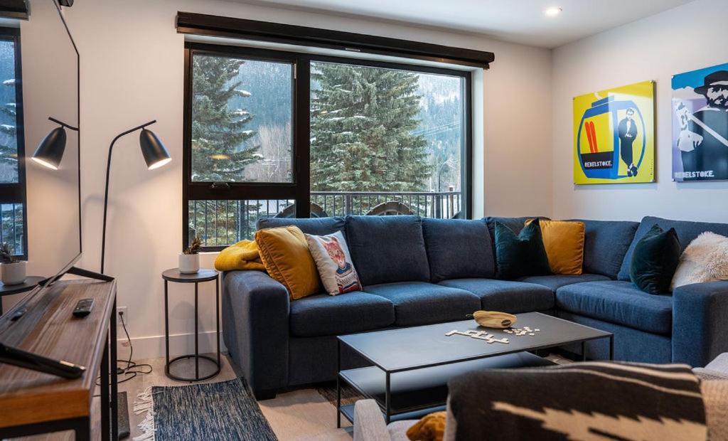 Appartamento Revel In The Stoke By Revelstoke Vacations Esterno foto