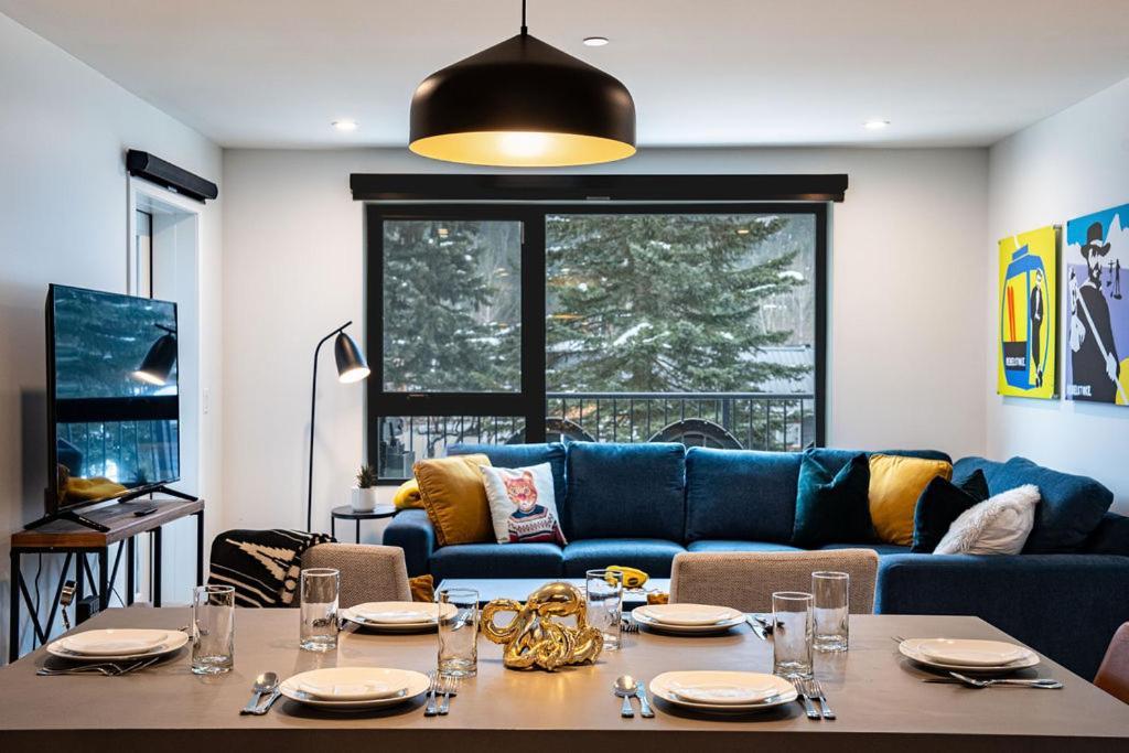 Appartamento Revel In The Stoke By Revelstoke Vacations Esterno foto