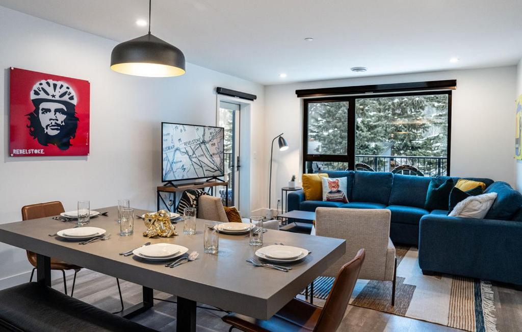 Appartamento Revel In The Stoke By Revelstoke Vacations Esterno foto