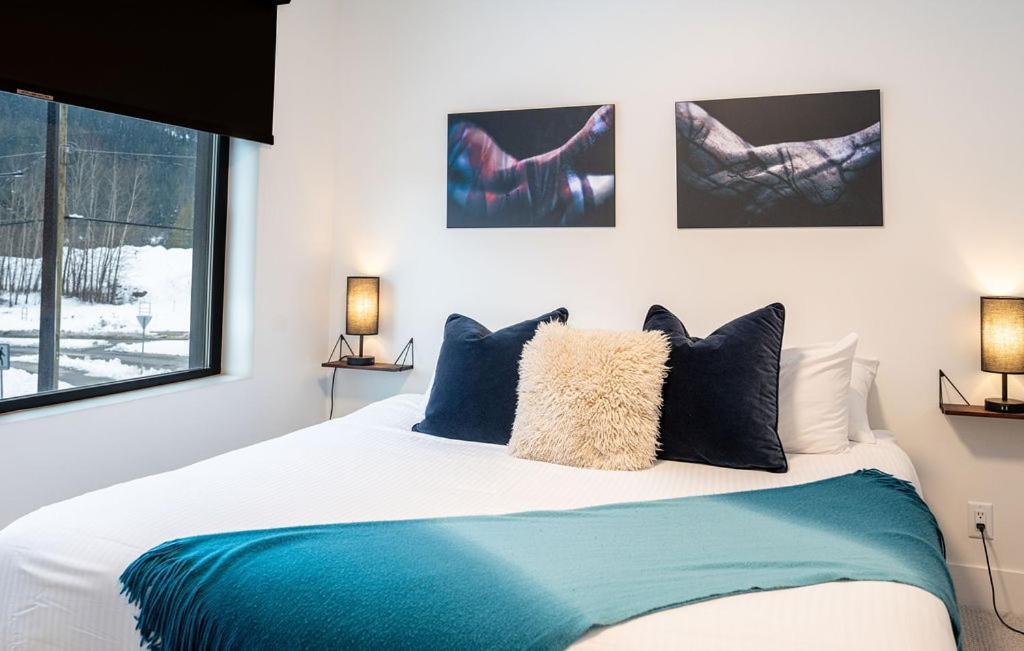 Appartamento Revel In The Stoke By Revelstoke Vacations Esterno foto